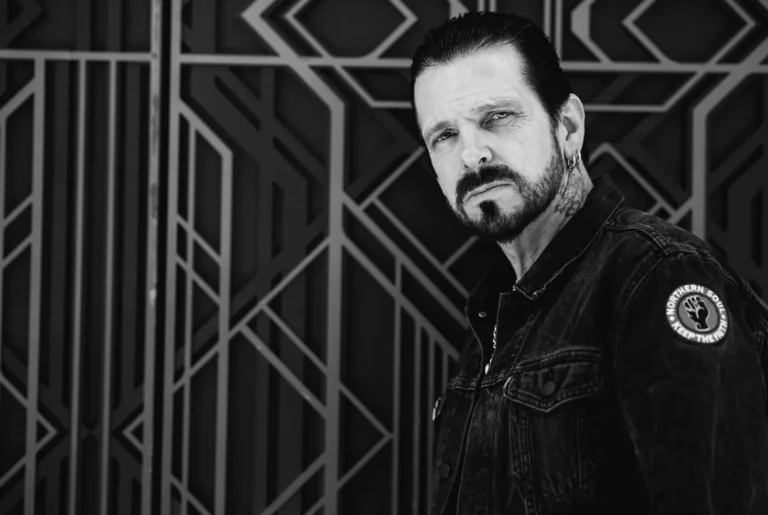 Ricky Warwick releases ‘The Angels’ Share’ video as Fire & Vengeance hits UK midweek Top 10